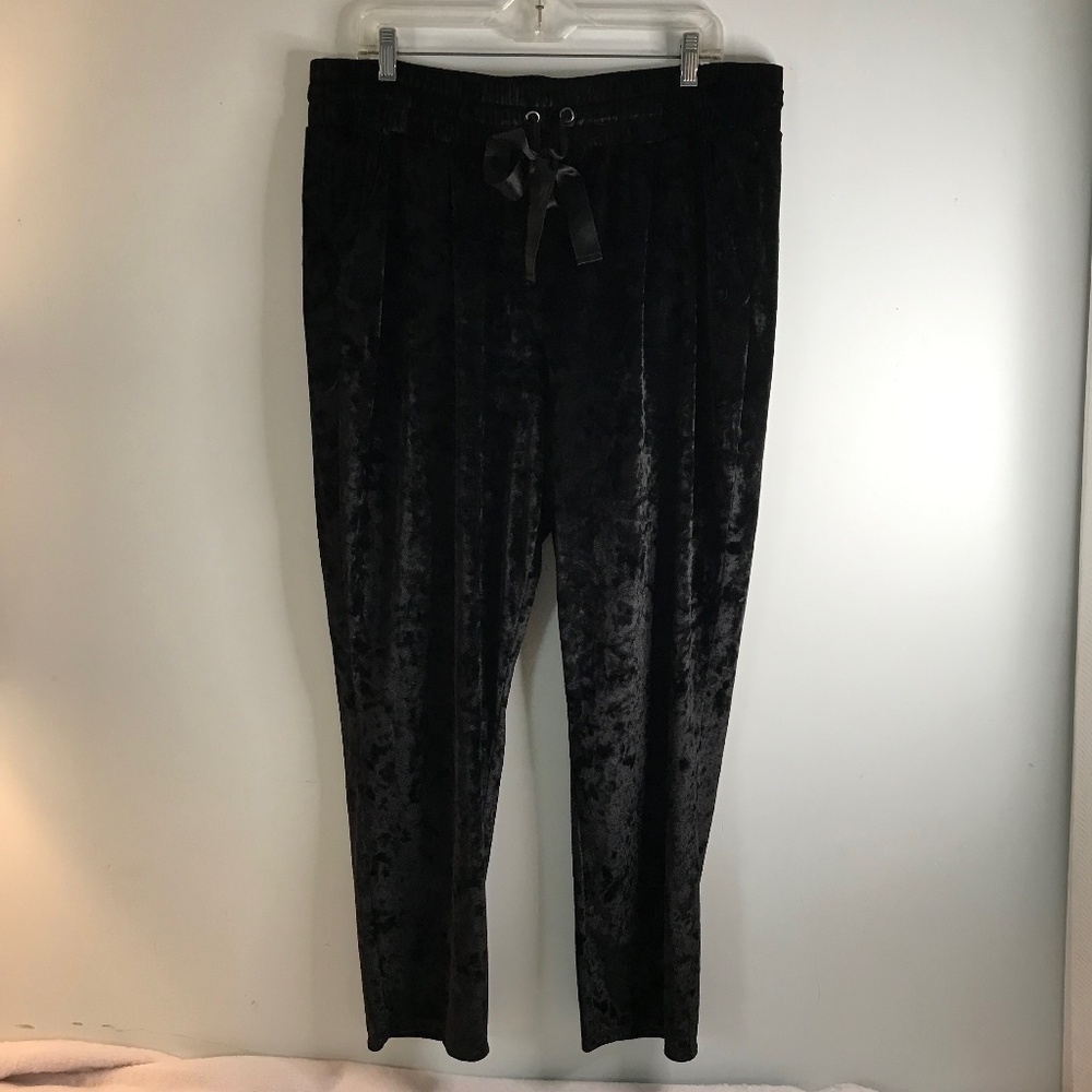 Project Runway Women's XL  Black Velvet Pant